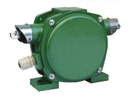 常用皮帶跑偏控制器PWG-12-30、超靈敏兩級跑偏開關(guān)WHKP-12-30廠家